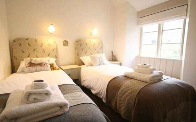 Claypot Cottage, Cirencester