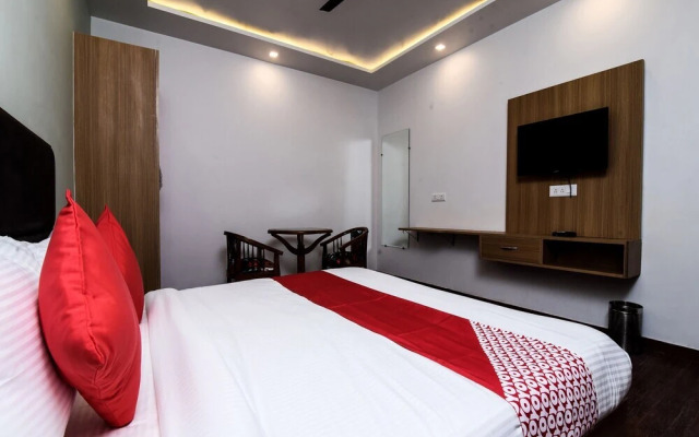 OYO Flagship 16044 Hotel 35th Avenue Sector 18