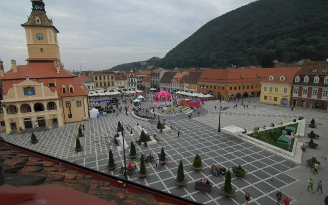 Main Square Apartments & More