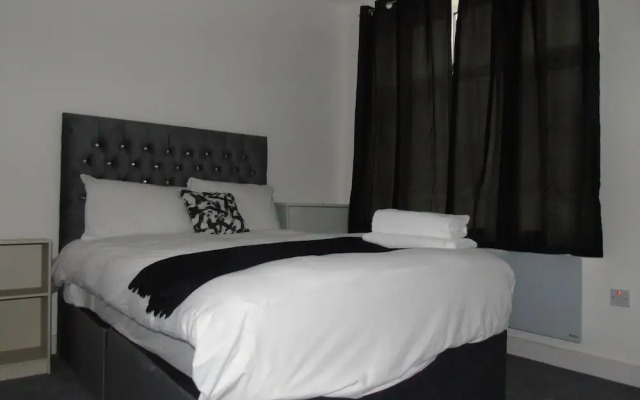 Inviting 1-bed Ground Floor Apartment in Bolton