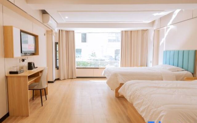 Yuxi Mengzhijia Theme Hotel