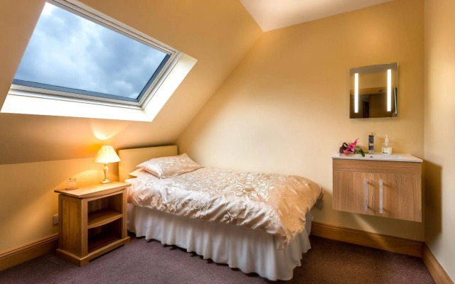 Lakeview Guest House