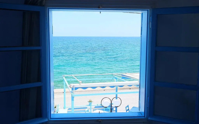 Socrates Apartments & Restaurant