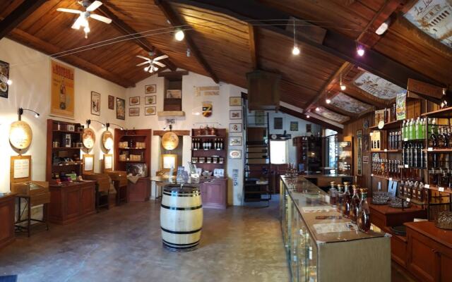 Le Logis Des Bessons