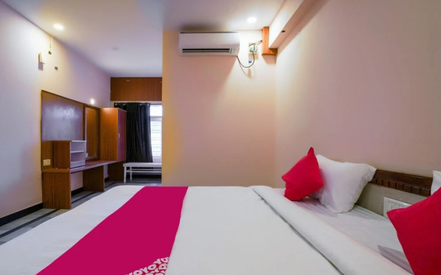 OYO 49253 Raja Residency
