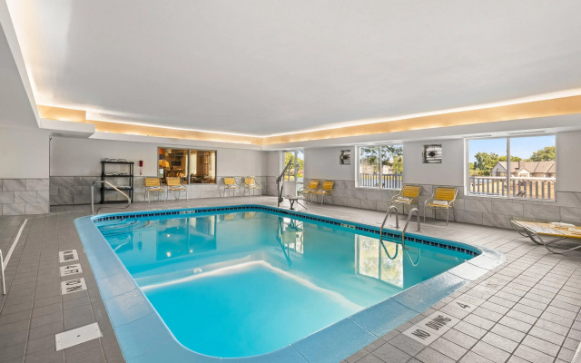 Comfort Inn & Suites Olathe - Kansas City