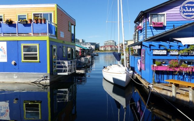 A Float Home B&B in Fisherman’s Wharf