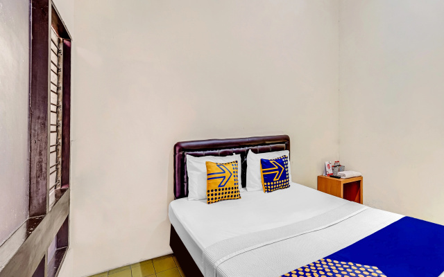 SPOT ON 90098 Anak Mama Guesthouse – Guest Rooms – Surabaya