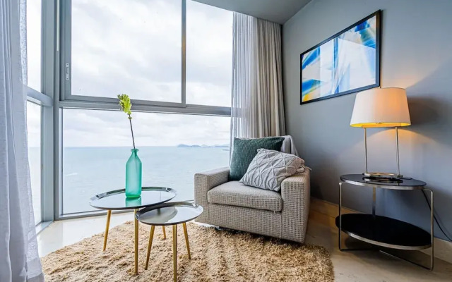 w Prestigious 1BR w Fantastic Balcony in YOO