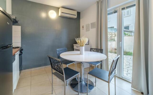 Apartments Tomy