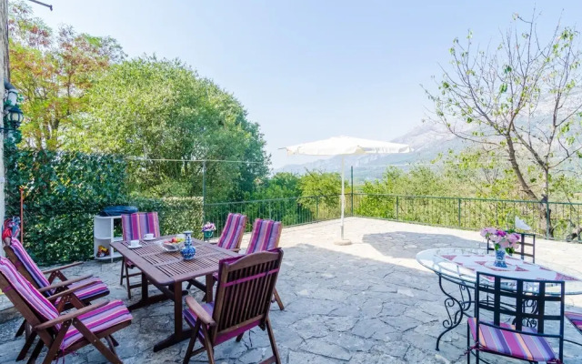 Stone House Dimato