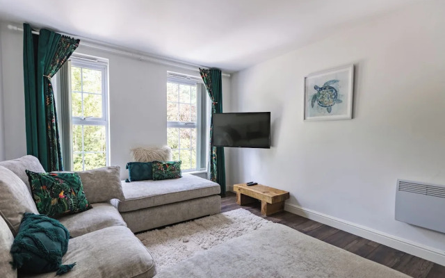 West Hull 2 bed apartment with Parking