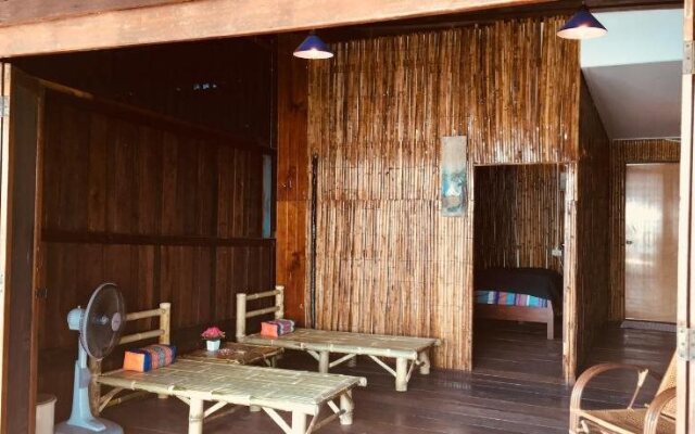 River House at Wat-Yai