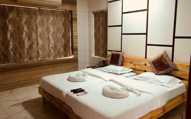 Luxury Stay Close To Worli Sea Face