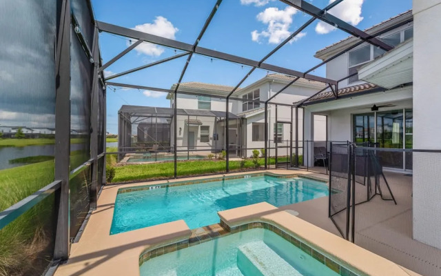 A-vengers 4791 Stunninghouse Lake Disney