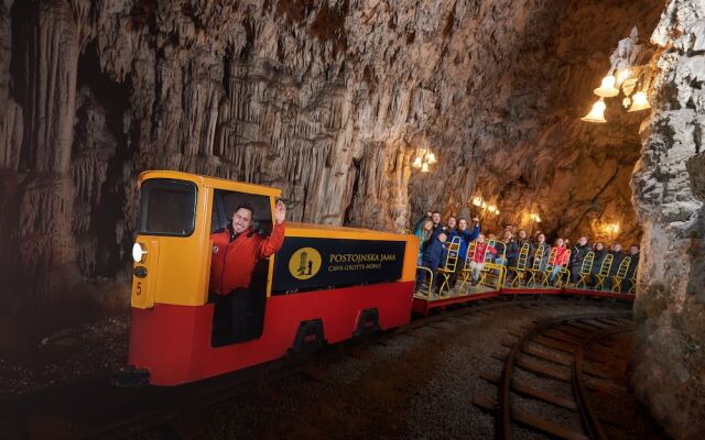 Postojna Cave Hotel Jama