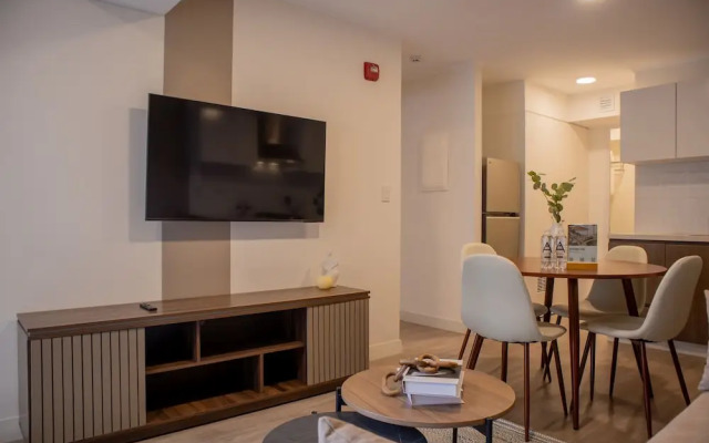 w Majestic 2BR w Balcony in Miraflores