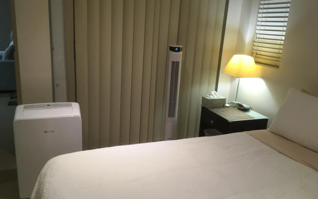 South Brisbane two beds two baths one parking