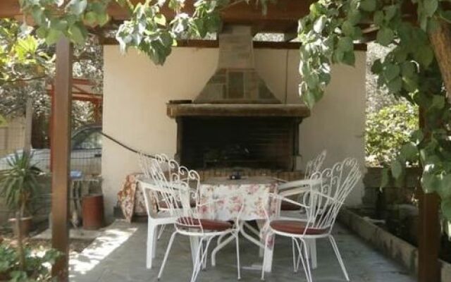 Ioannis Avrades Apartments