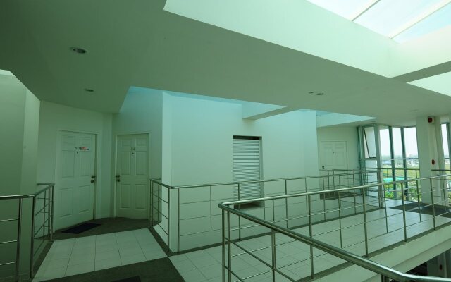 Isanook Airport Residence