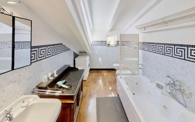 TriesteVillas Brand new attic - Old Town