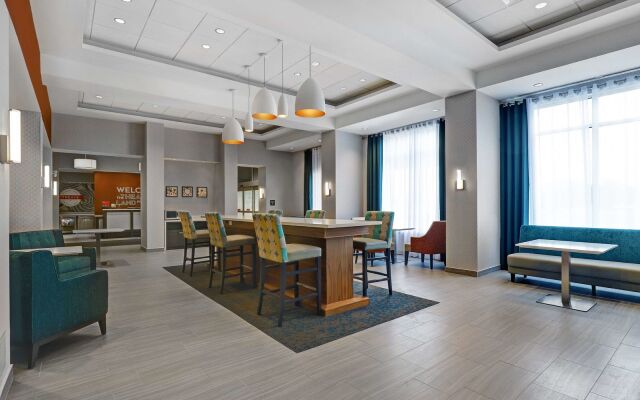 Hampton Inn & Suites by Hilton Belleville