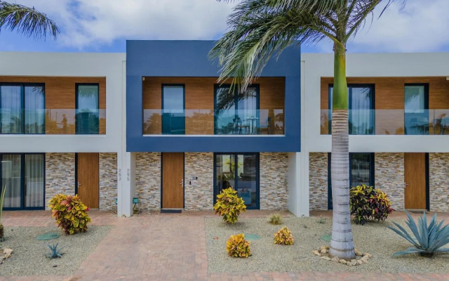 Serene Designer Gem Walk to Beach Strip Pool