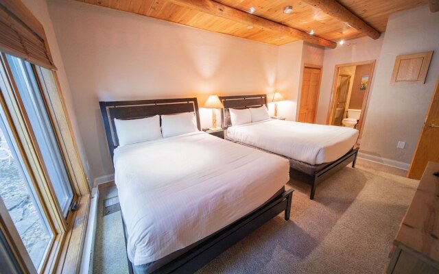 Chateaux Dumont 2709