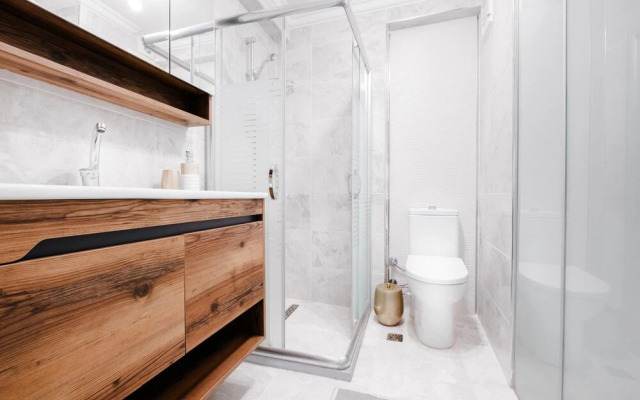 Sea View Flat w Balcony 5 min to Dolmabahce Palace