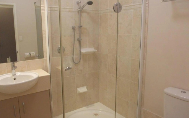 Emerald Executive Apartments