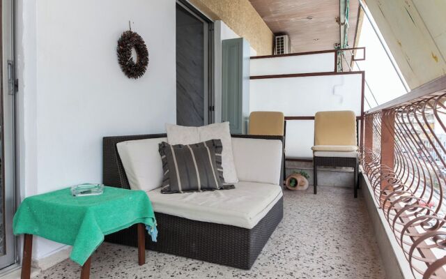 Urban Cosy 2 Bd Apt Near Metro w Balcony