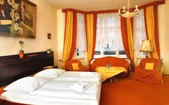Hotel Pension Savoy