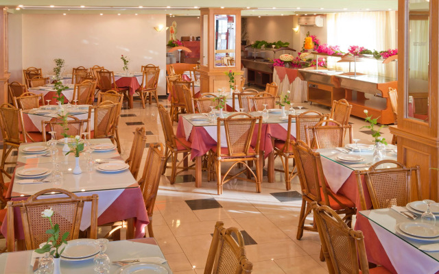 Dedalos Beach Hotel