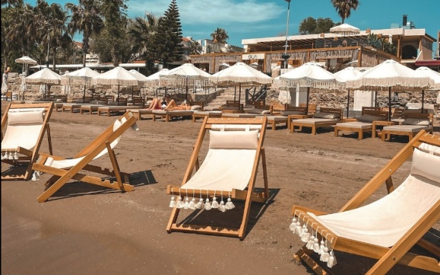 Kalia Beach Hotel