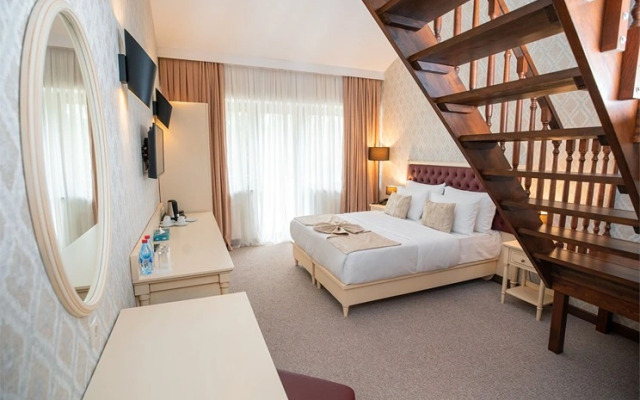 River Inn Hotel
