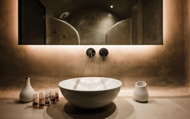 Amphitrite Suites Santorini