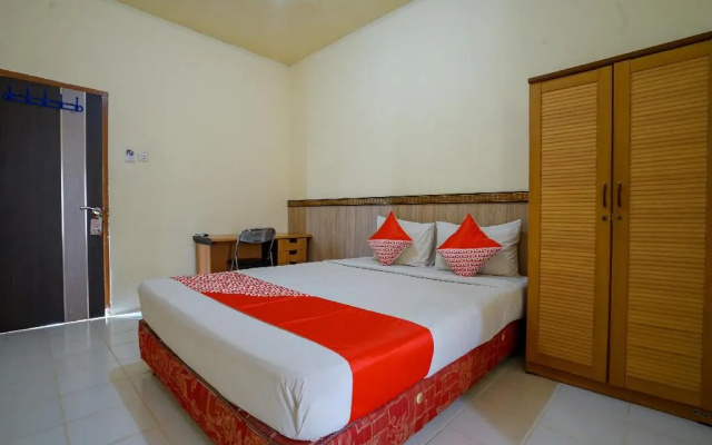 OYO Life 2502 Syariah Triantama Kost