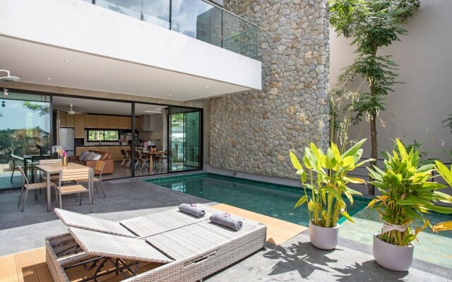 Scenic Green Hill Views 4BR Villa Jeanny