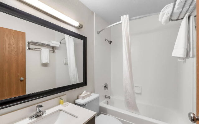 Super 8 by Wyndham Dumfries/Quantico