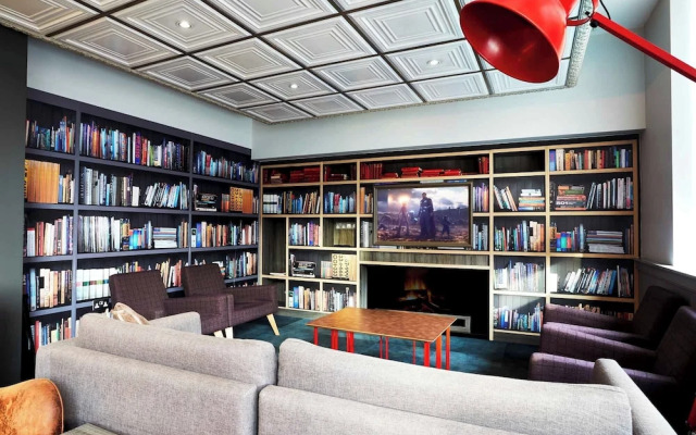 VITA Student-only Studio, Zed Alley