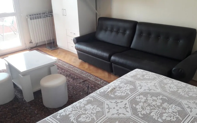 Rooms-House With Garden