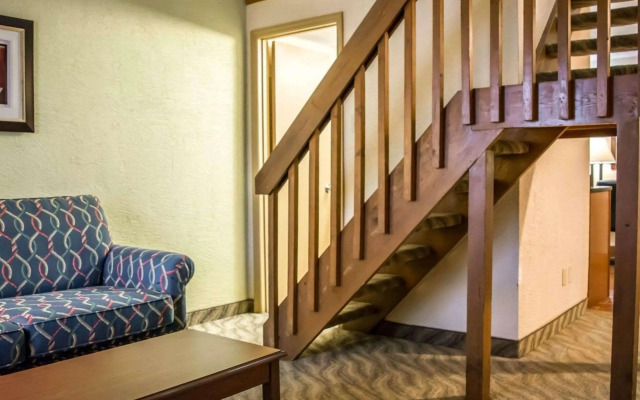 Clarion Pointe Tampa-Brandon Near Fairgrounds and Casino