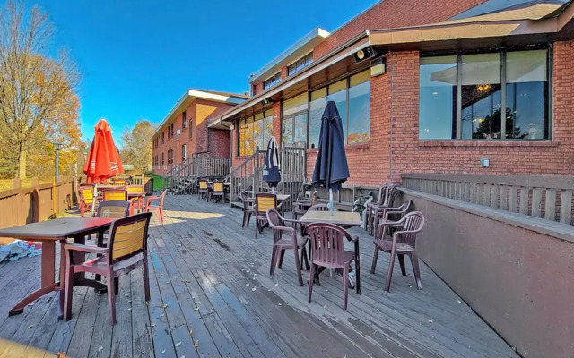 Ramada by Wyndham Arnprior