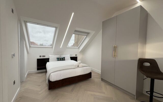 Luxurious London Studios