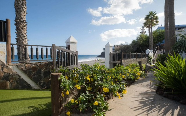 Bungalows Side Shore