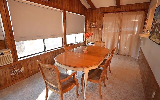 Cliff Cabin - Three Bedroom Cabin