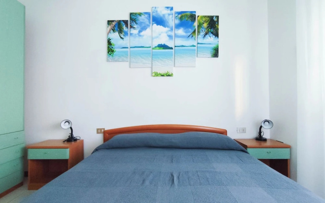 Relaxing Flat With Pool Access