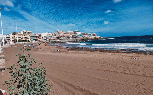 Front line beach with fantastic terrace.