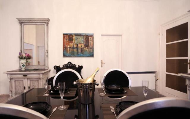 Apartment Papalic Palace