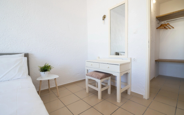 Hesperia Apartments